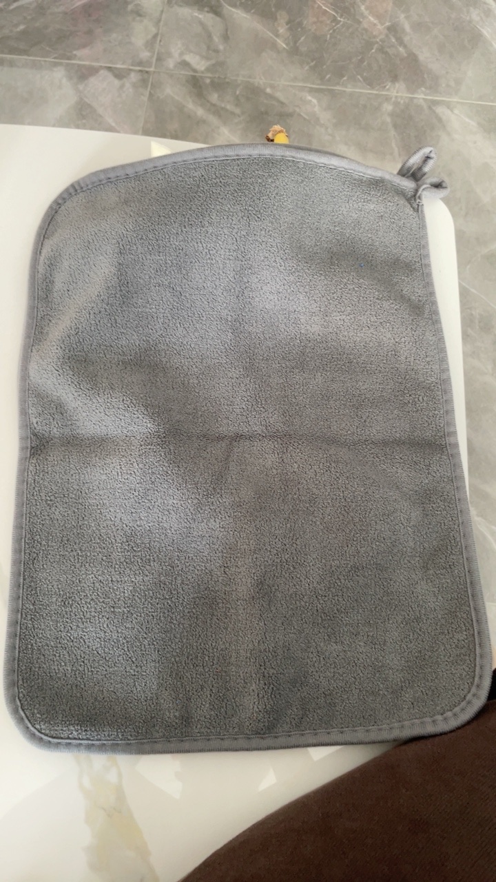 Dual-Layer Coral Fleece Towel detail
